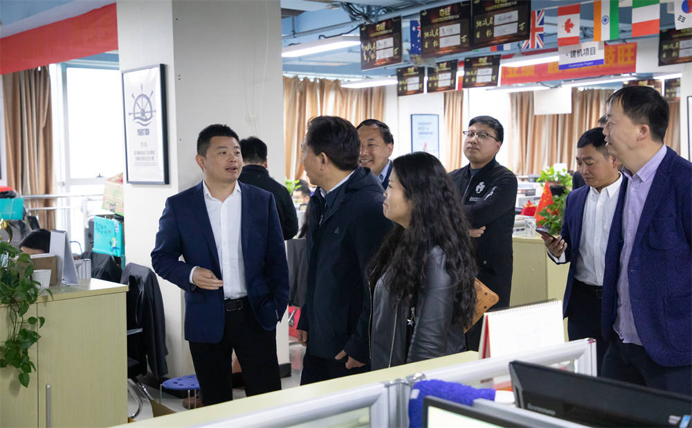 河南省商务厅领导一行参观考察集团公司
